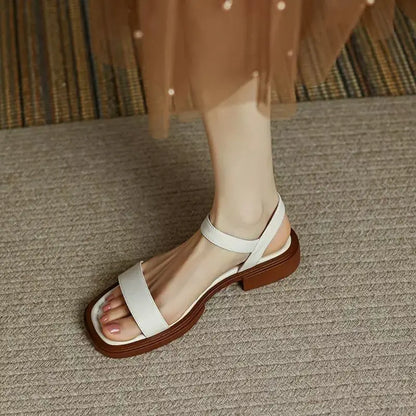 June – Sandálias Femininas com Elegância Essencial