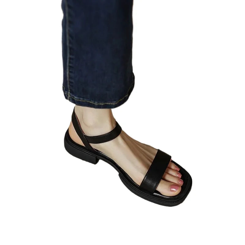 June – Sandálias Femininas com Elegância Essencial