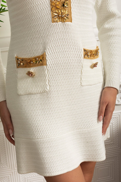 Vestido Mini Texturizado Com Mangas Longas E Detalhes Dourados - Branco