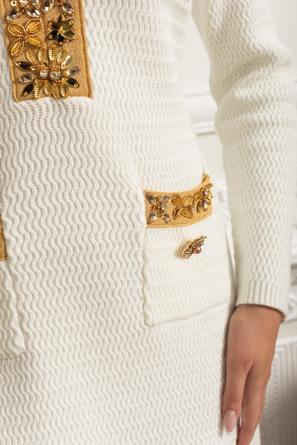 Vestido Mini Texturizado Com Mangas Longas E Detalhes Dourados - Branco