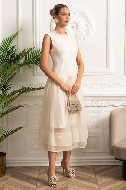 Vestido Midi Sem Mangas com Saia de Tule e Gola Decorada com Pérolas - Ivoire