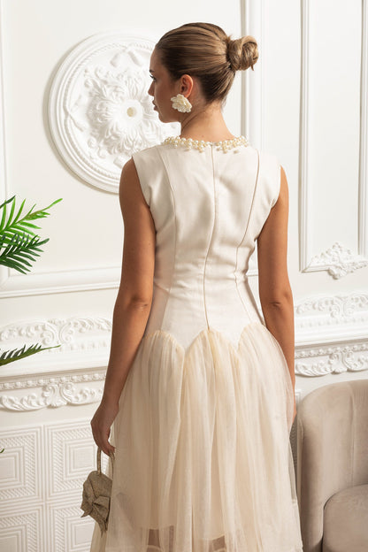 Vestido Midi Sem Mangas com Saia de Tule e Gola Decorada com Pérolas - Ivoire