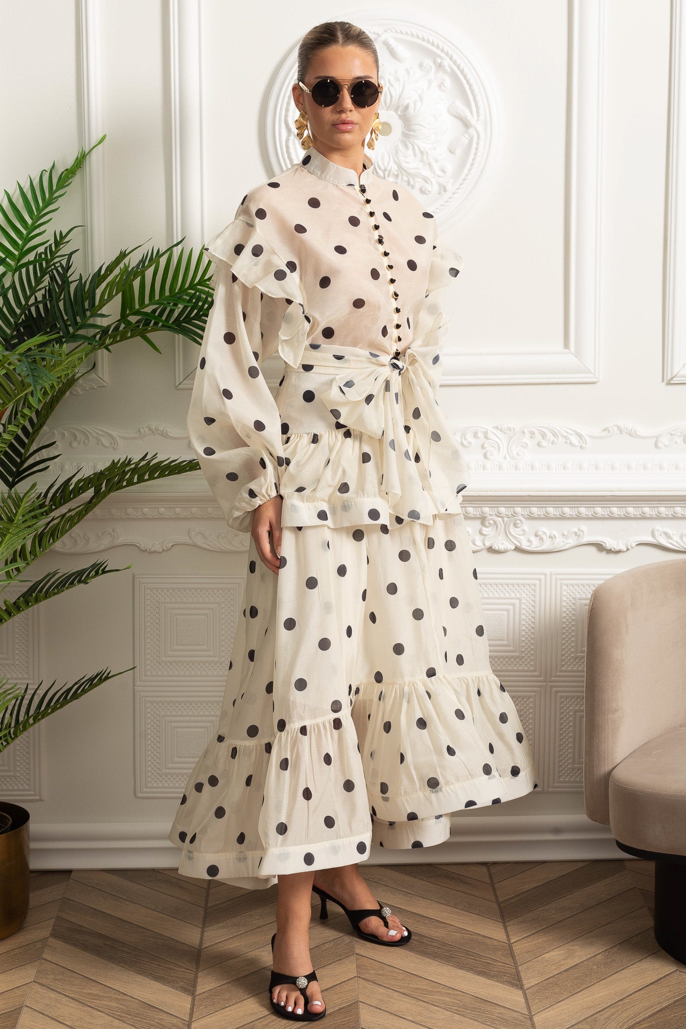 Vestido Maxi de Poás com Mangas Volumosas e Laço Statement na Cintura - Ivoire