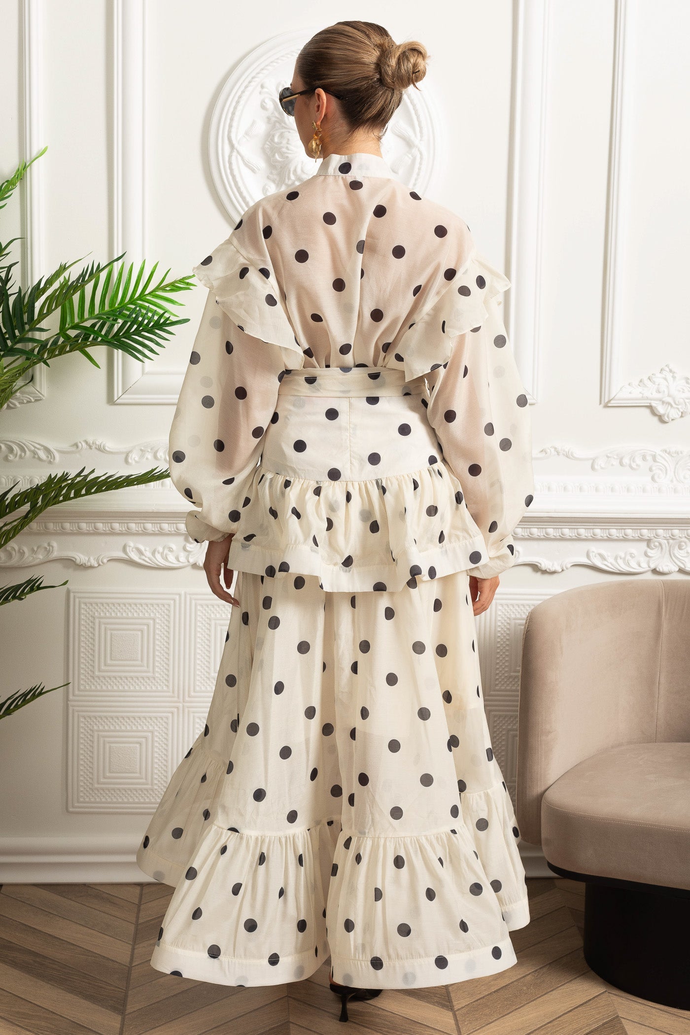 Vestido Maxi de Poás com Mangas Volumosas e Laço Statement na Cintura - Ivoire