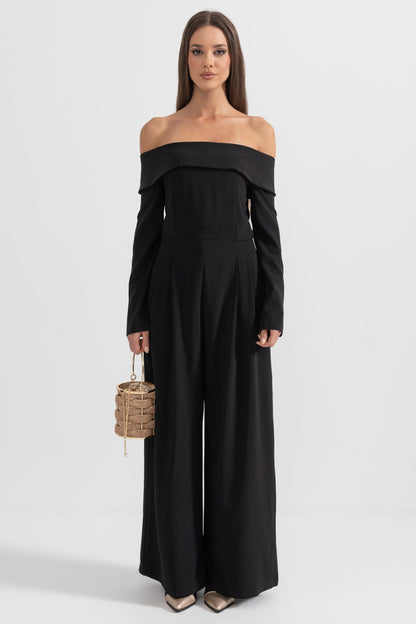 Macacão Off-The-Shoulder com Detalhe de Laço nas Costas - Preto