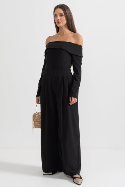 Macacão Off-The-Shoulder com Detalhe de Laço nas Costas - Preto