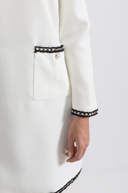 Vestido Texturizado Com Detalhes em Costura Preta - Branco