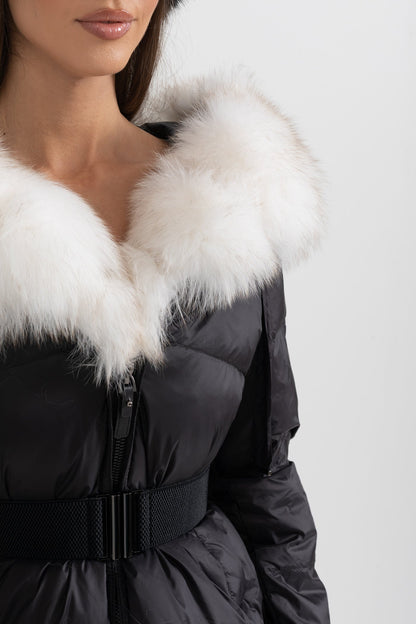 Casaco Puffer Com Cinto E Capuz Forrado Com Pele de Raposa Branca - Preto