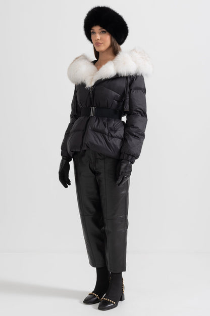Casaco Puffer Com Cinto E Capuz Forrado Com Pele de Raposa Branca - Preto