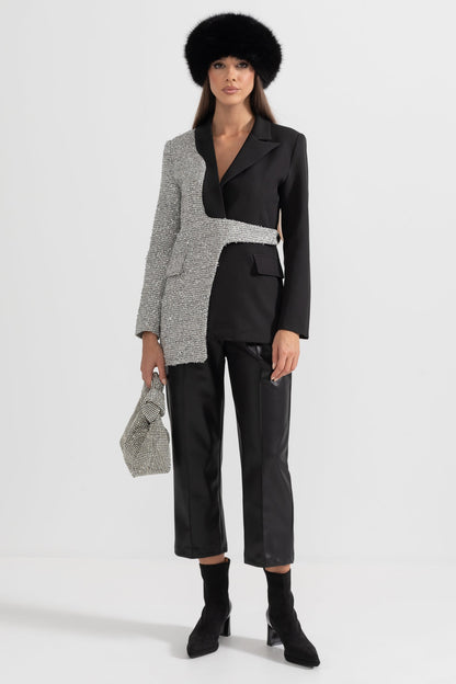 Blazer Contemporâneo Bicolor com Barra Assimétrica - Preto e Prata