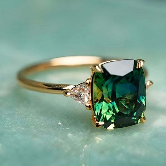 Anel com Zircónio Verde em Ouro