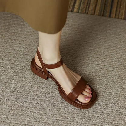 June – Sandálias Femininas com Elegância Essencial