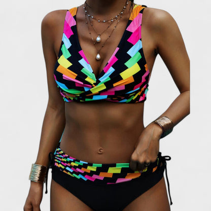 Eva – Bikini Colorido e Alegre