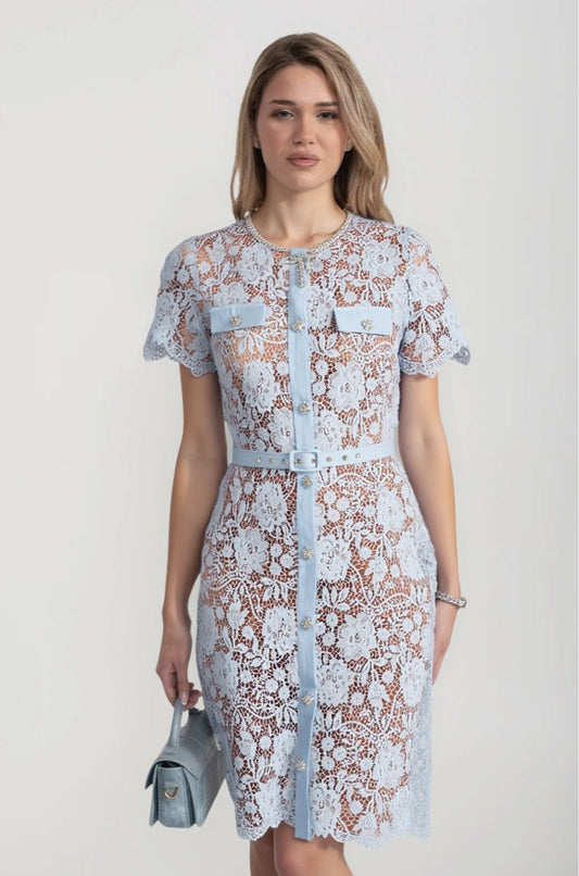 Vestido Mini de Renda com Fecho de Botão, Adornos Brilhantes e Cinto Coordenado - Azul Bebé