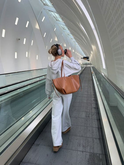 Teresa – Bolsa Tote com Alças Curvas