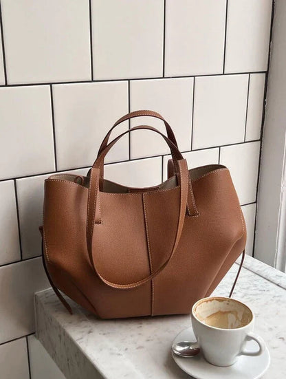 Teresa – Bolsa Tote com Alças Curvas