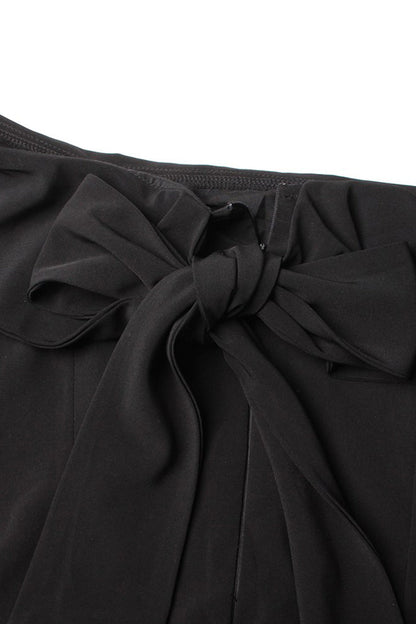 Macacão Off-The-Shoulder com Detalhe de Laço nas Costas - Preto
