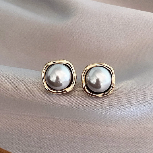 Brincos Elegantes com Pérola Negra