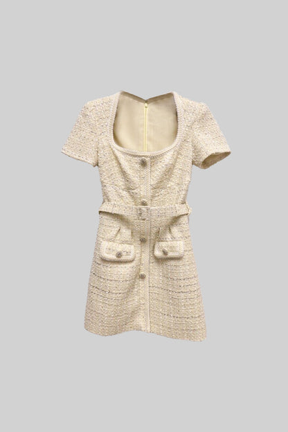 Vestido Mini Texturizado Com Cinto Coordinado E Broche Floral - Bege
